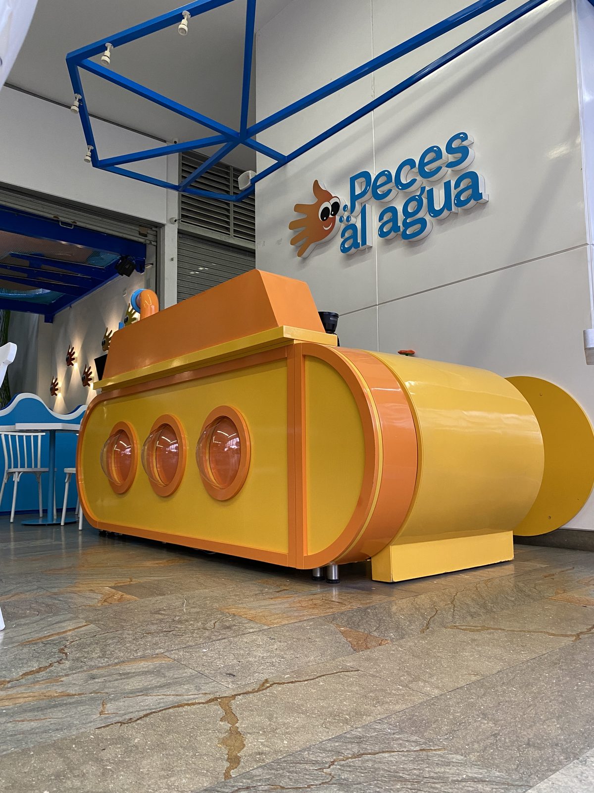 El submarino en Peces al Agua